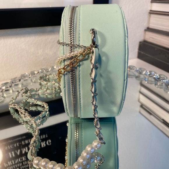 Badgley Mischka Green Diamond Bag with Quilted Design! NWT - Picture 9 of 11